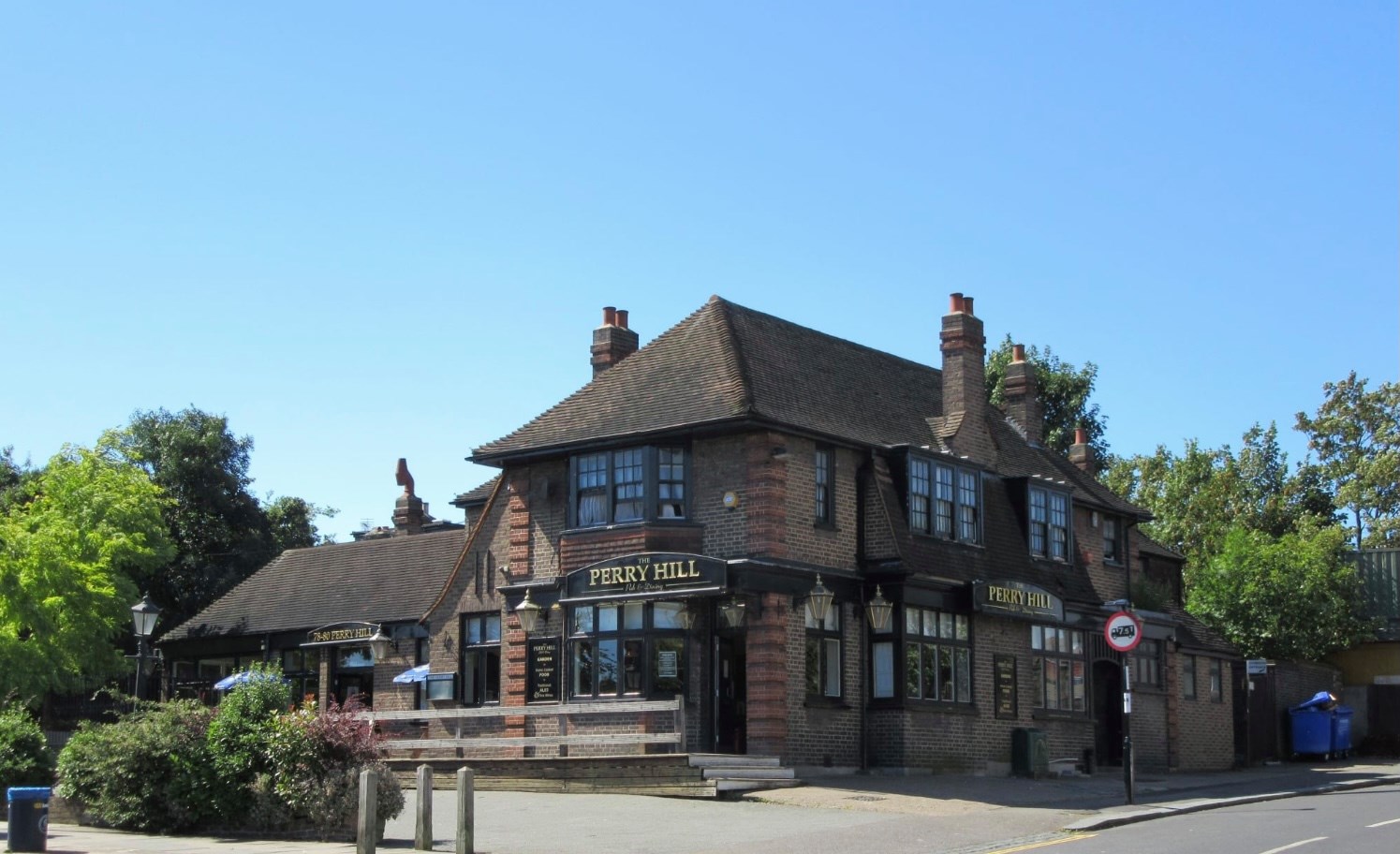 Doghouse Pub Company secures Perry Hill site AG&G